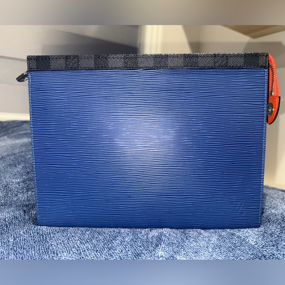 Louis Vuitton Epi Graphite Pochette Voyage, excellent!